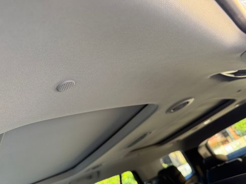 Used 2021 Chevrolet Traverse Premier w/ Redline Edition image 18