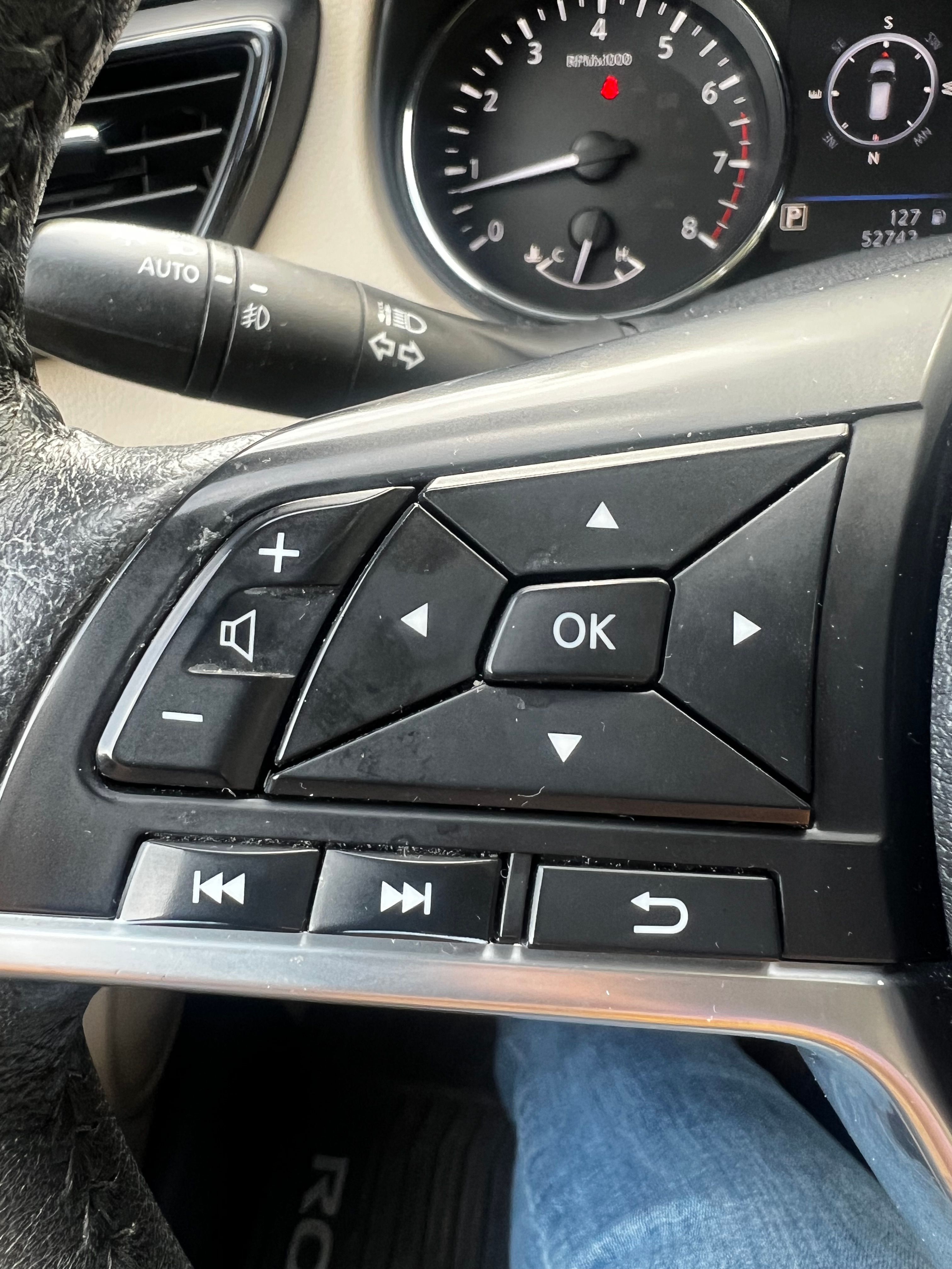 Used 2019 Nissan Rogue SL w/ Premium Package AWD/4WD image 16