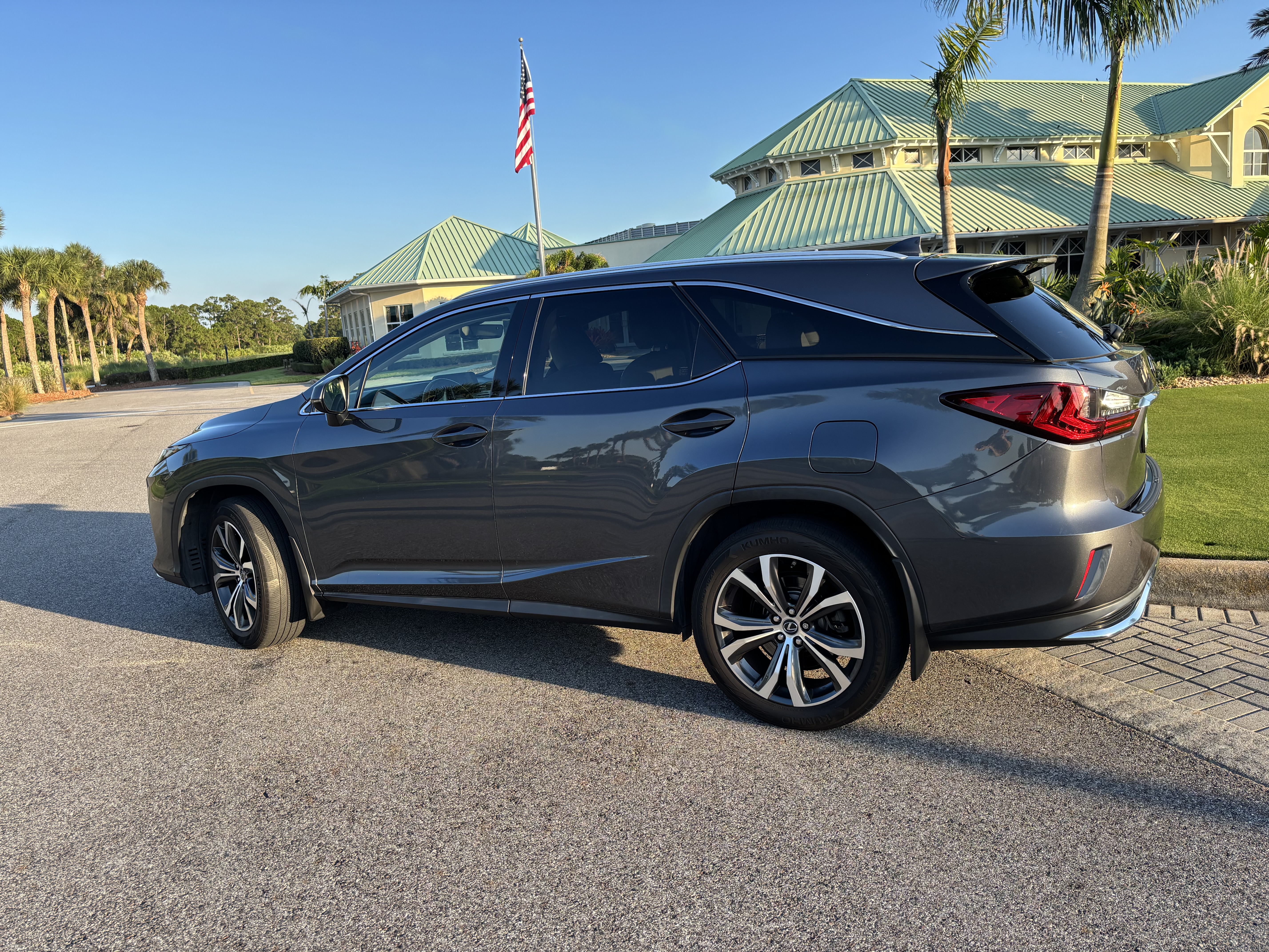 Used 2022 Lexus RX 350L FWD w/ Premium Package image 4