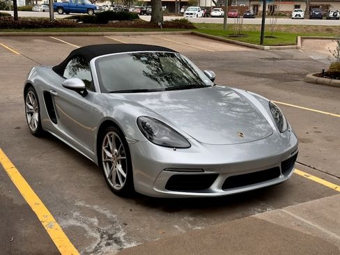 Used 2017 Porsche 718 Boxster S image 2