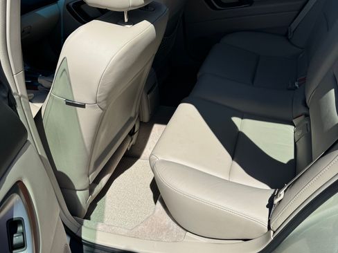 Used 2006 Subaru Outback 2.5i Limited image 9