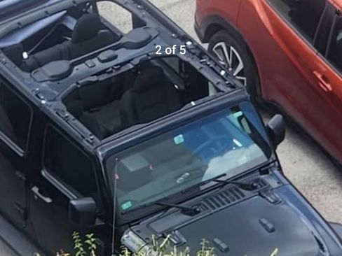 Used 2023 Jeep Wrangler Unlimited Sport image 4