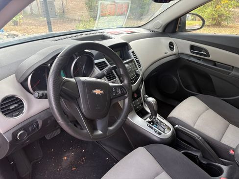 Used 2014 Chevrolet Cruze LS image 14