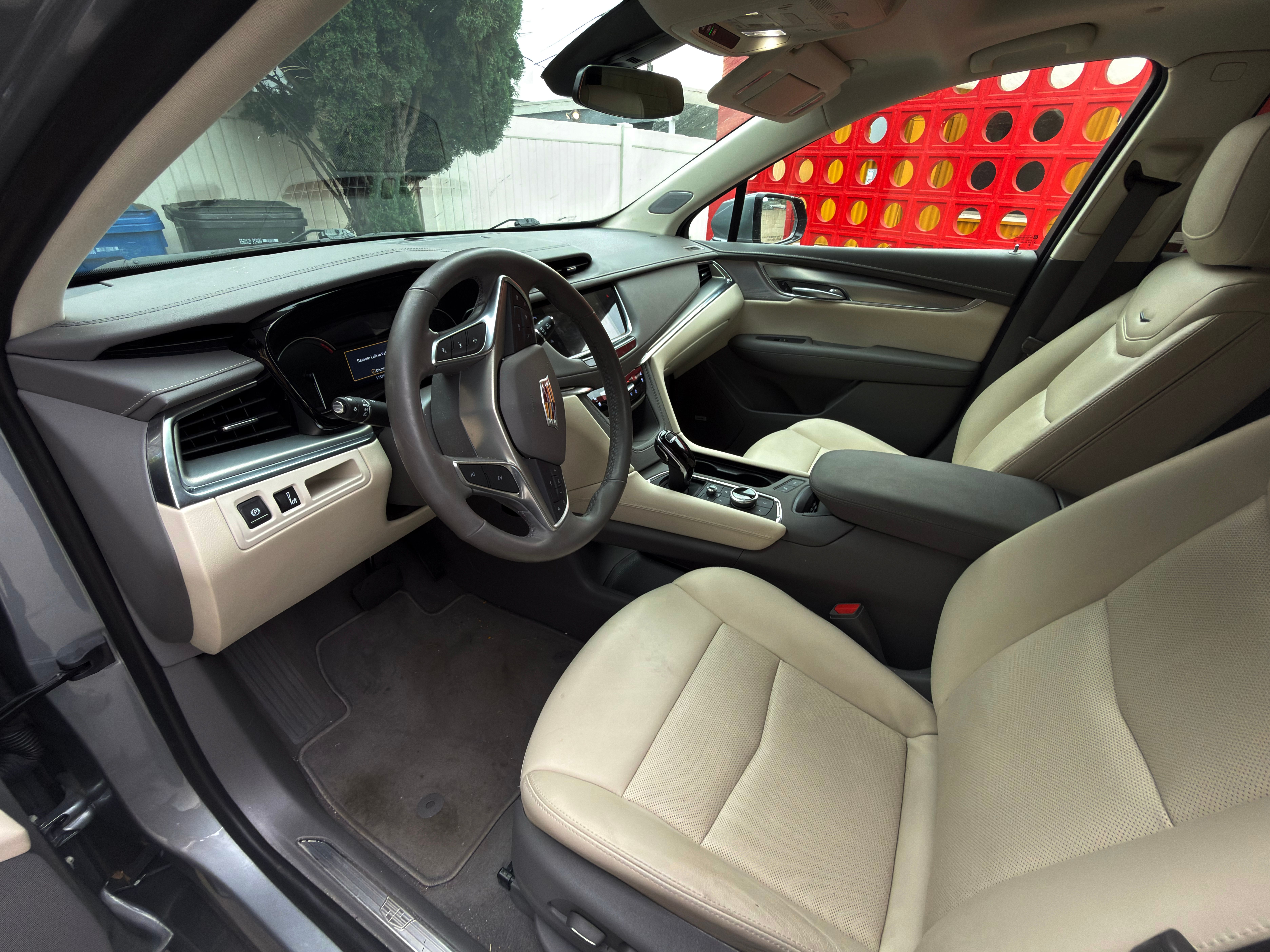 Used 2025 Cadillac XT5 Premium Luxury FWD image 6