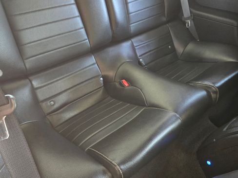 Used 2010 Ford Mustang GT Premium RWD image 11