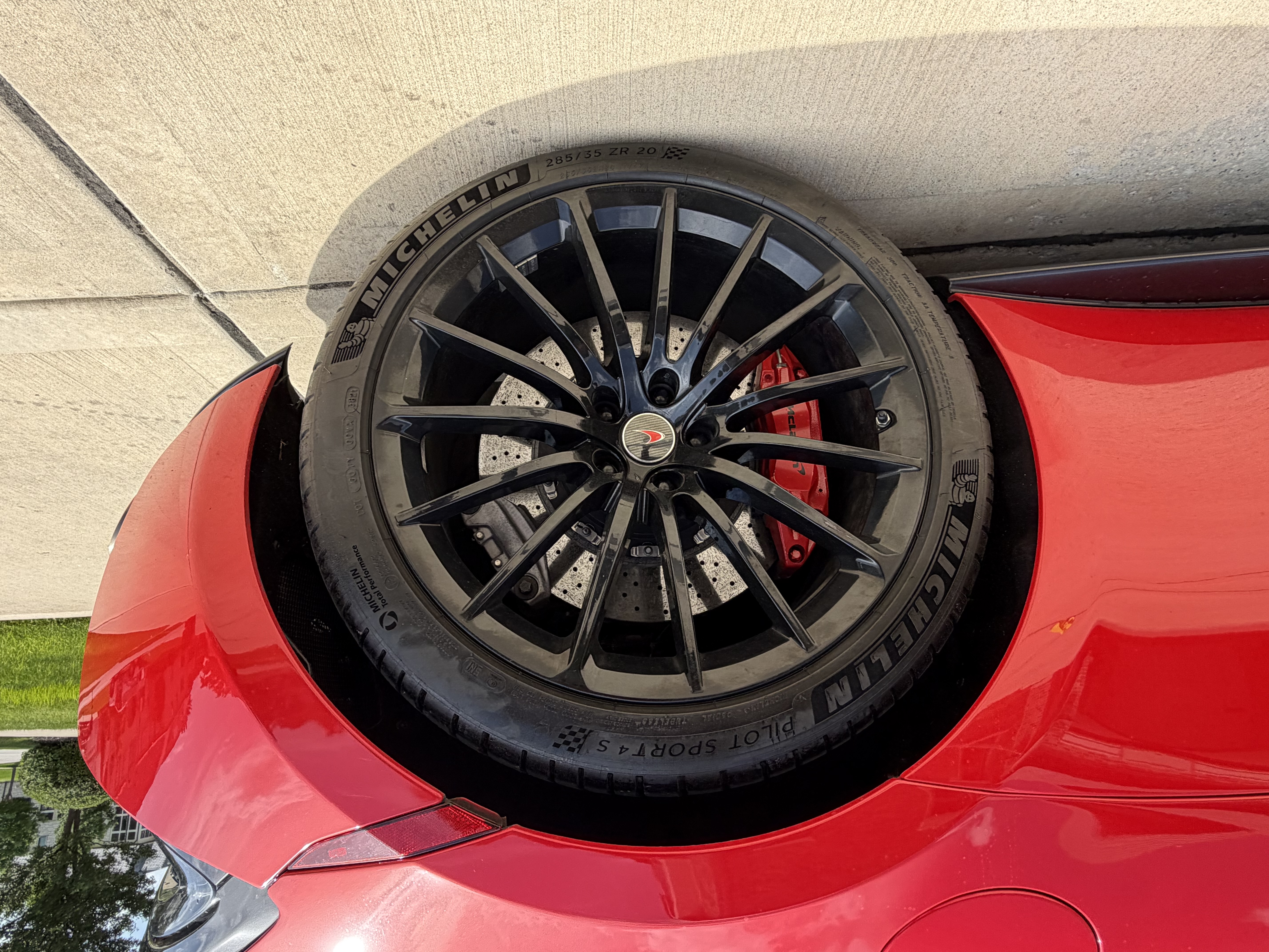 Used 2017 McLaren 570S RWD image 4