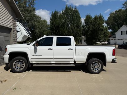 Used 2016 GMC Sierra 2500 Denali w/ Duramax Plus Package