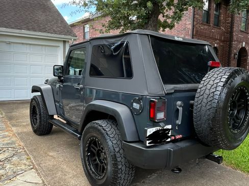 Used 2017 Jeep Wrangler Sport w/ Quick Order Package 24S AWD/4WD image 9