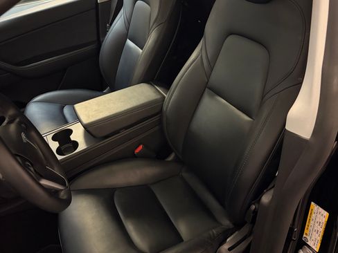 Used 2021 Tesla Model Y Long Range image 2