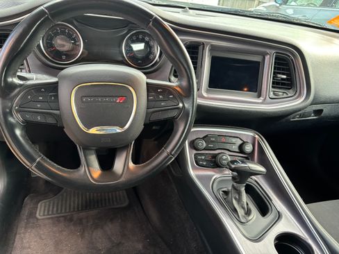 Used 2018 Dodge Challenger SXT image 13