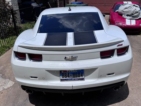 Used 2010 Chevrolet Camaro SS w/ RS Package RWD image 5