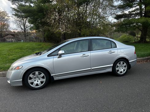 Used 2011 Honda Civic LX image 2