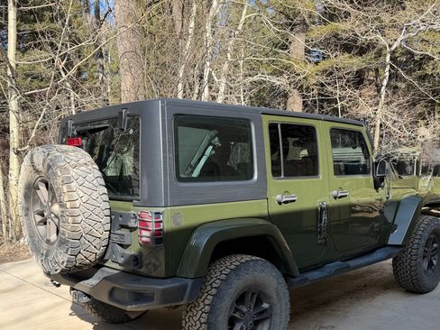 Used 2016 Jeep Wrangler Unlimited Sahara image 2