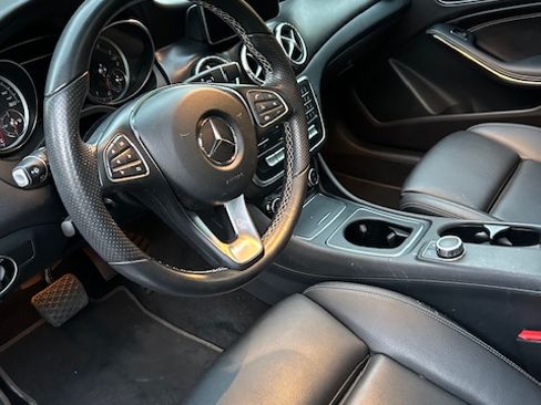 Used 2018 Mercedes-Benz CLA 250 4MATIC image 11