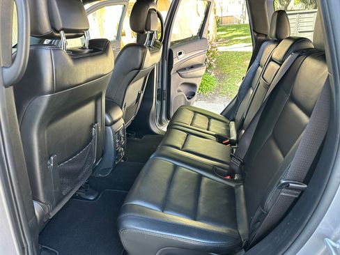 Used 2020 Jeep Grand Cherokee Limited w/ Luxury Group II image 11