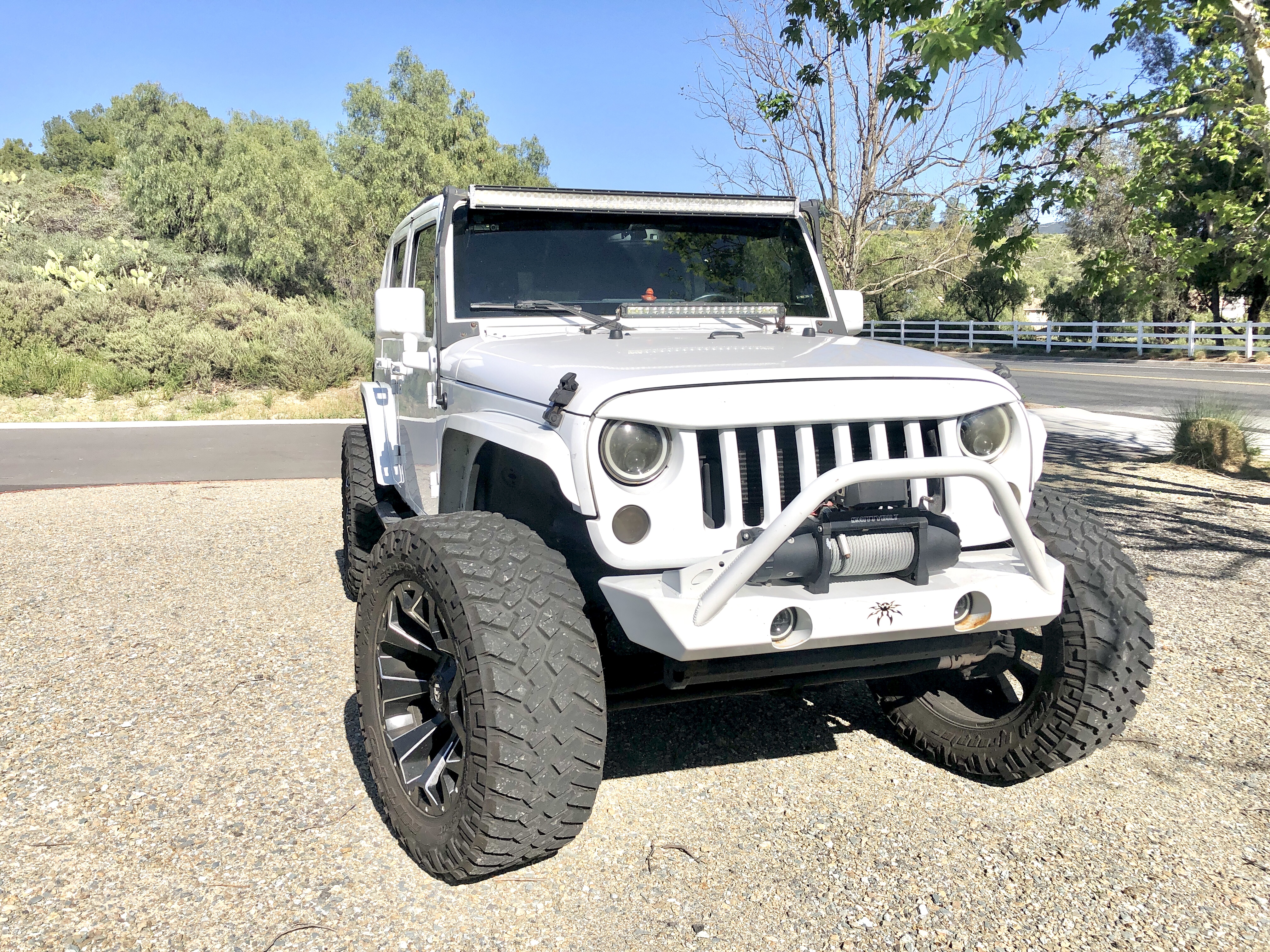 Used 2015 Jeep Wrangler Unlimited Sahara w/ Connectivity Group AWD/4WD image 4