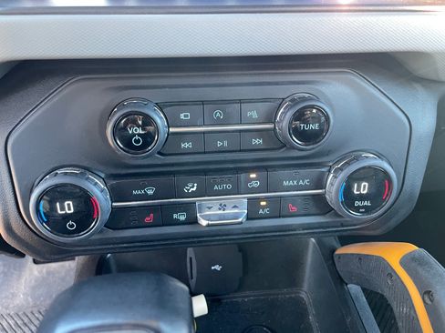 Used 2023 Ford Bronco Badlands w/ Sasquatch Package image 17