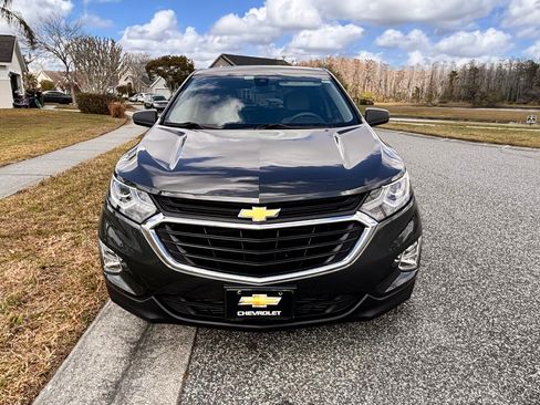Used 2020 Chevrolet Equinox LS w/ LS Convenience Package image 4
