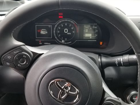 Used 2025 Toyota GR86 Premium w/ Performance Package image 11