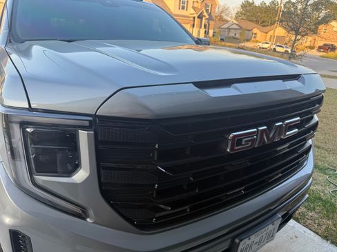 Used 2025 GMC Sierra 1500 Elevation w/ Preferred Package AWD/4WD image 9
