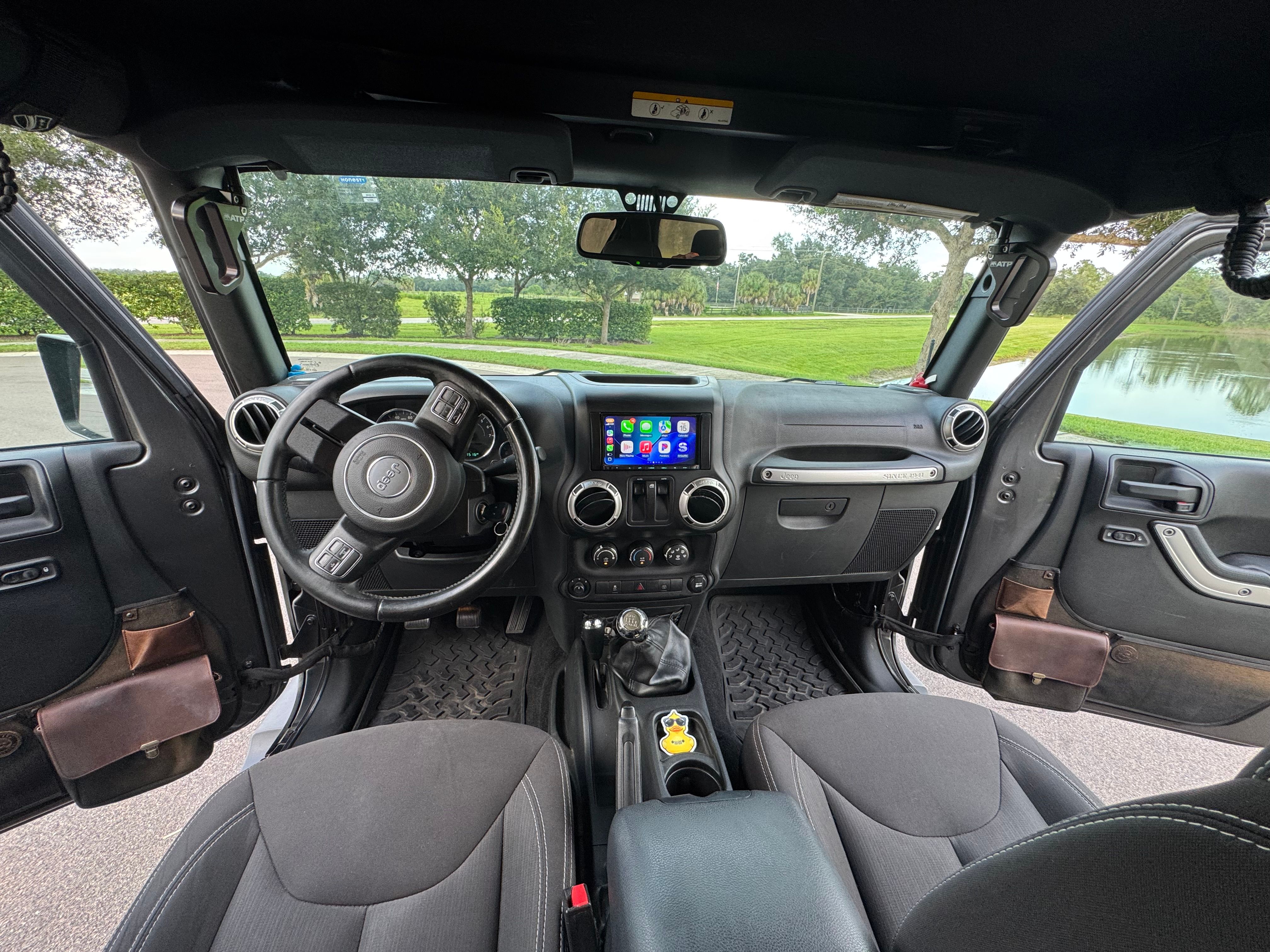 Used 2017 Jeep Wrangler Sahara w/ Connectivity Group AWD/4WD image 18