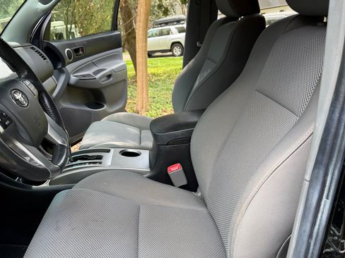 Used 2013 Toyota Tacoma 4x4 Double Cab w/ TRD Sport Pkg image 8