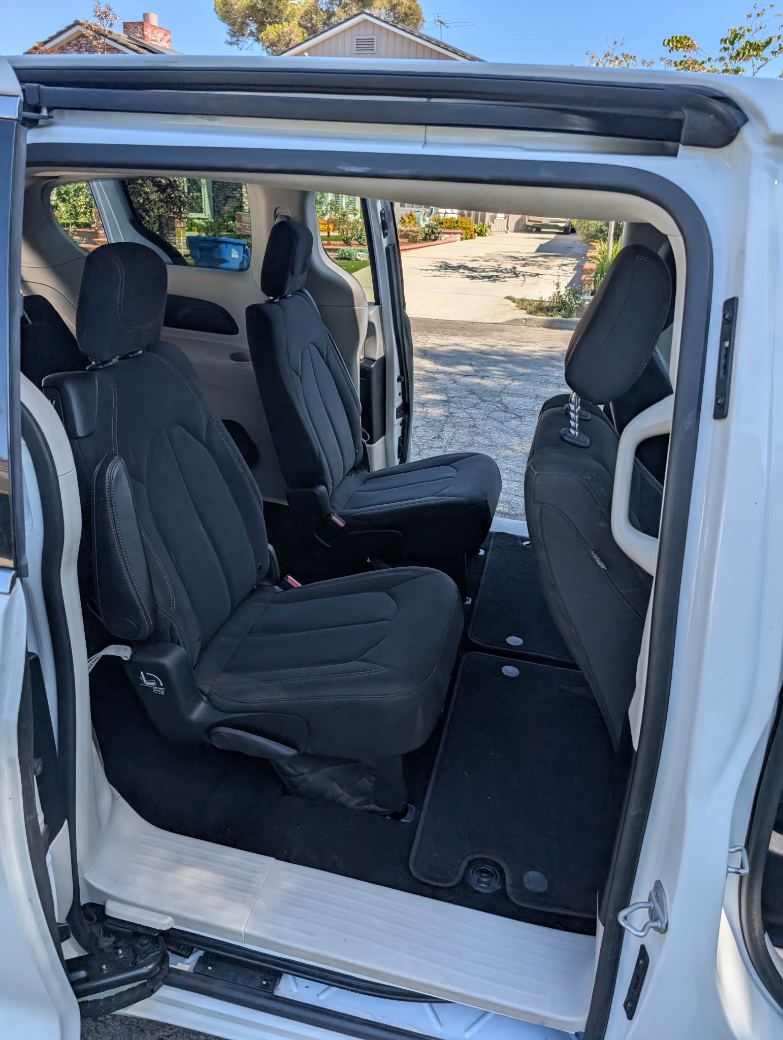 Used 2018 Chrysler Pacifica Touring Plus FWD image 16