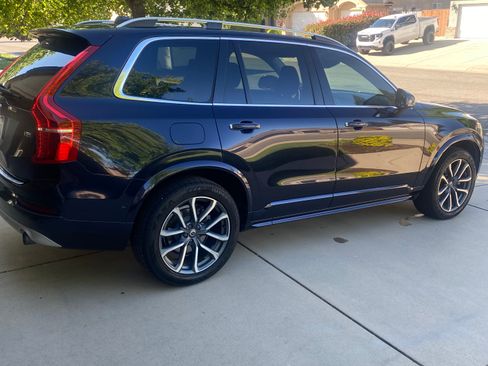 Used 2019 Volvo XC90 T5 Momentum w/ Advanced Package image 9