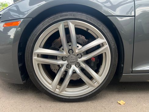 Used 2014 Audi R8 V8 w/ Enhanced Leather Package AWD/4WD image 13