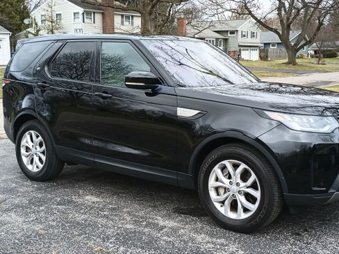 Used 2020 Land Rover Discovery SE image 13