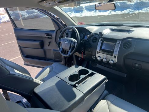 Used 2015 Toyota Tundra SR image 18