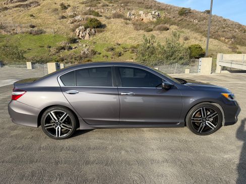 Used 2017 Honda Accord Sport Special Edition image 2