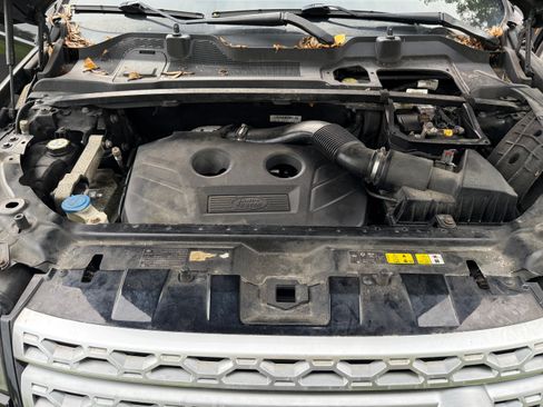 Used 2016 Land Rover Discovery Sport HSE AWD/4WD image 11