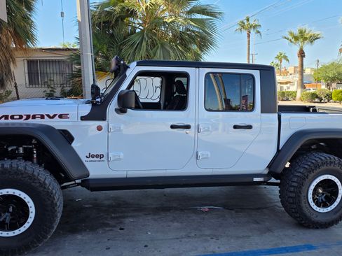 Used 2023 Jeep Gladiator Mojave w/ Trailer Tow Package image 13