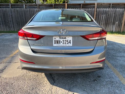 Used 2018 Hyundai Elantra SEL FWD image 8
