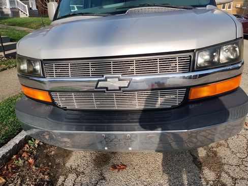 Used 2007 Chevrolet Express 1500 w/ Preferred Equipment Group image 8