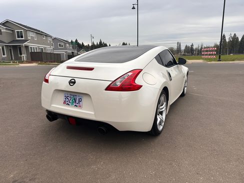 Used 2013 Nissan 370Z Touring w/ Sport Pkg image 8