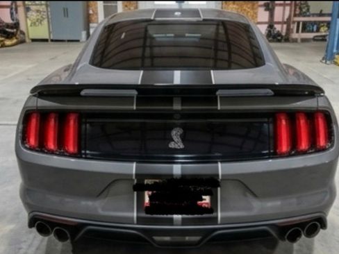 Used 2018 Ford Mustang Shelby GT350 w/ Electronics Package RWD image 2