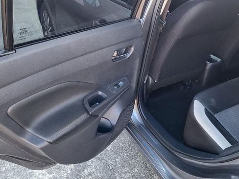 Used 2020 Nissan Versa SV image 27