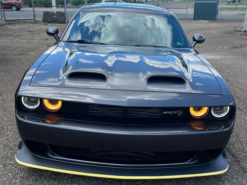 Used 2019 Dodge Challenger SRT Hellcat Redeye RWD image 5