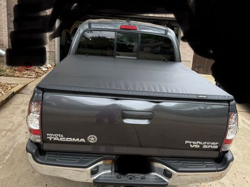 Used 2014 Toyota Tacoma PreRunner w/ SR5 Package image 6