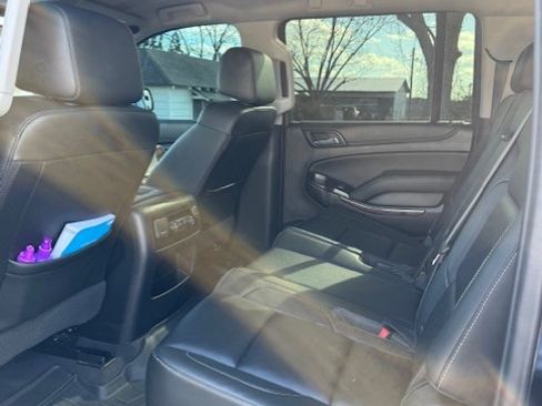 Used 2019 Chevrolet Suburban LT image 11