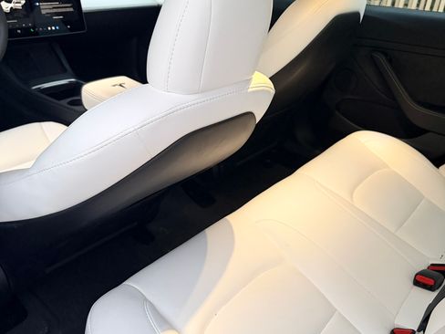 Used 2023 Tesla Model 3 Standard Range image 12