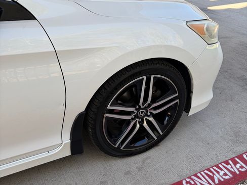 Used 2016 Honda Accord Sport image 4