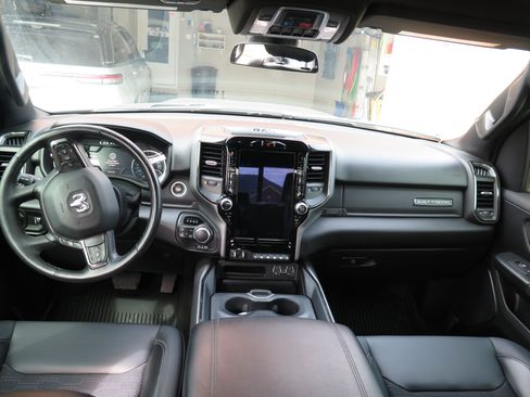 Used 2020 RAM 1500 Big Horn w/ Built-to-serve Edition image 5