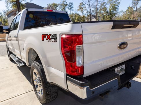 Used 2018 Ford F250 Lariat w/ Lariat Ultimate Package image 6