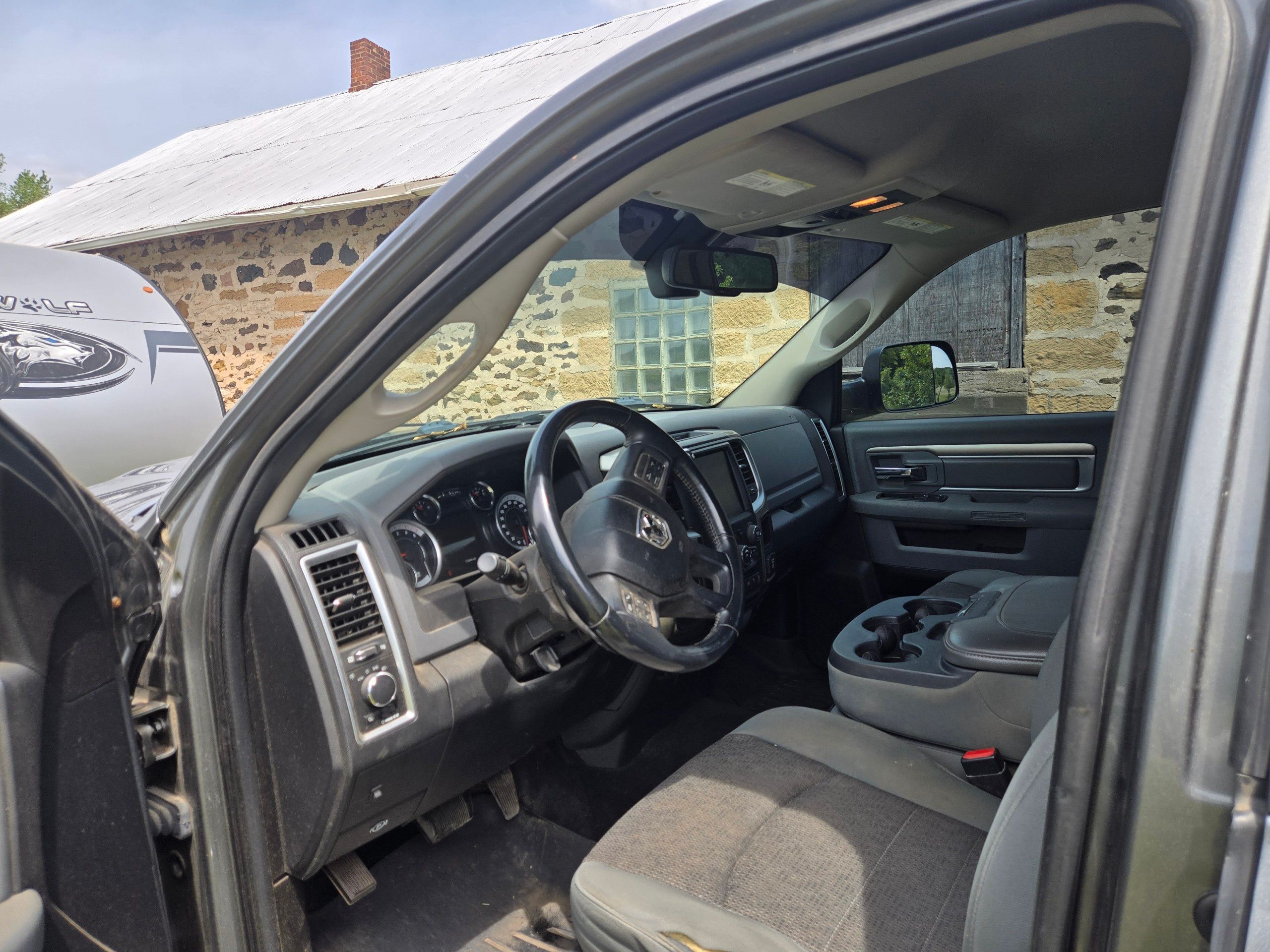 Used 2013 RAM 2500 SLT w/ Luxury Group AWD/4WD image 2