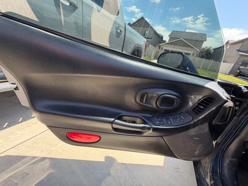 Used 2000 Chevrolet Corvette Coupe RWD image 14