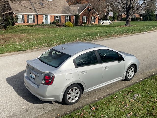 Used 2011 Nissan Sentra 2.0 SR w/ Convenience Pkg FWD image 1