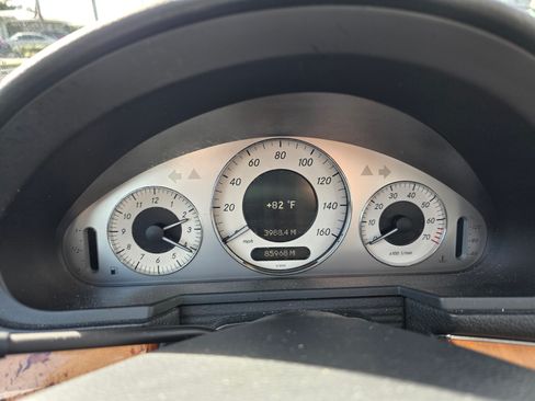 Used 2008 Mercedes-Benz E 350 4MATIC Sedan image 10